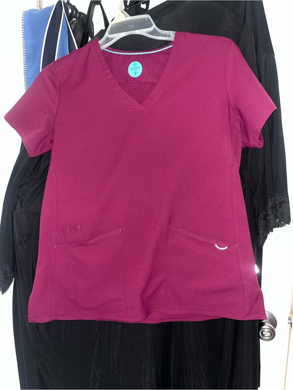 Women's V-Neck Scrub Top - Magenta/Wine